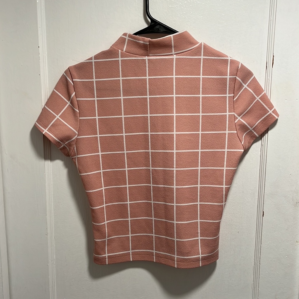 SHEIN Top - Picture 4 of 9